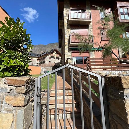 Apartament Deluxe Espot - L'Amfitriona Buitenkant foto