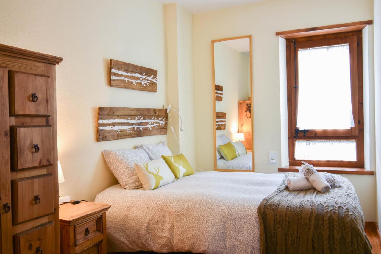 Apartament Deluxe Espot - L'Amfitriona Buitenkant foto