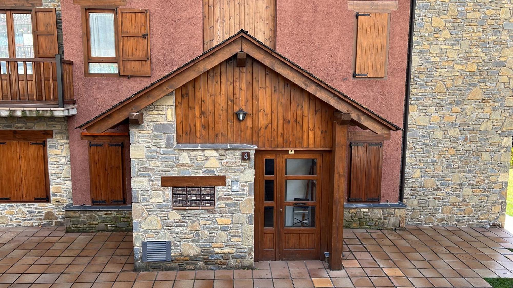 Apartament Deluxe Espot - L'Amfitriona Buitenkant foto